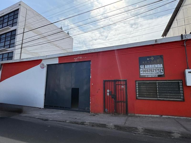Local comercial de 250 m² en planta libre, calle San Martín, Iquique — imagen 2 de 12