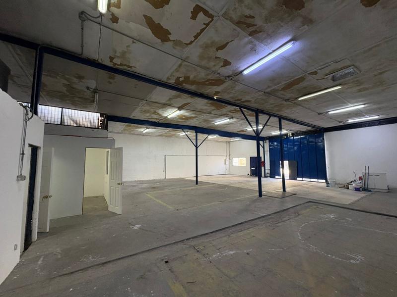 Local comercial de 250 m² en planta libre, calle San Martín, Iquique — imagen 4 de 12