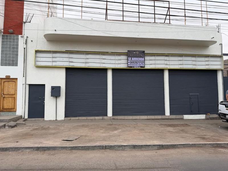 Local comercial de 725 m² en el sector central de Iquique — imagen 2 de 12